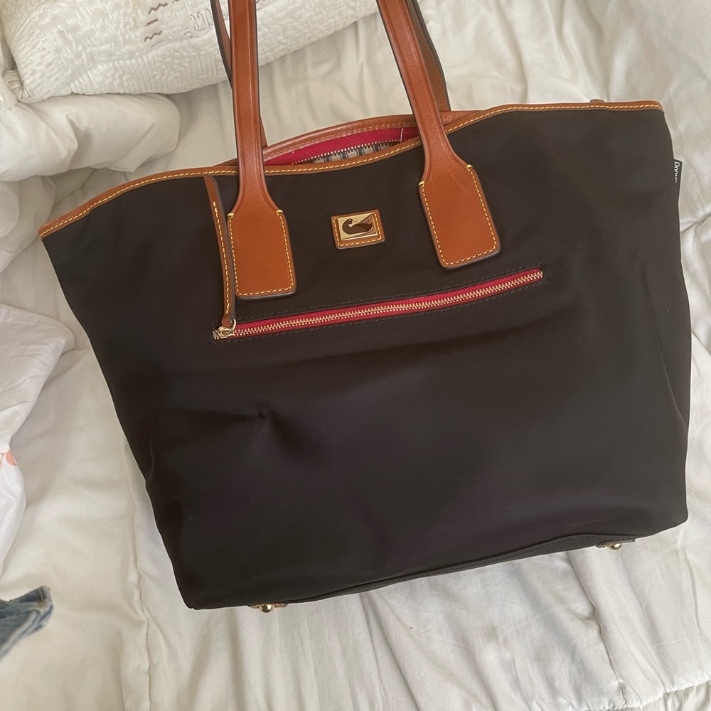 Dooney & bourke Nylon wayfarer
